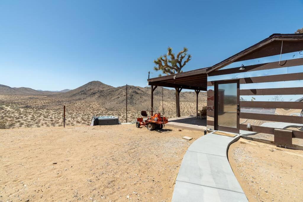 The Invisible Wind Cabin- Joshua Tree Amazing View Yucca Valley Exterior photo