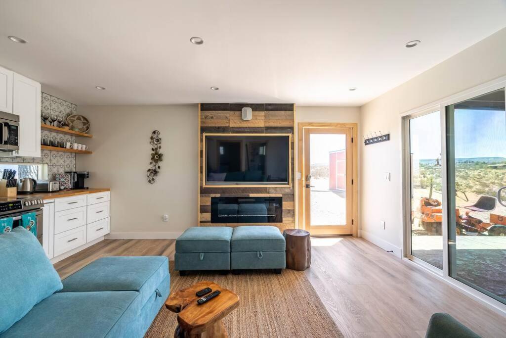 The Invisible Wind Cabin- Joshua Tree Amazing View Yucca Valley Exterior photo